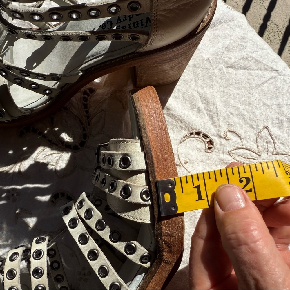 New Vintage Foundry Co. White Ivory Sandals heels gladiator strappy leather 6 - Picture 14 of 17